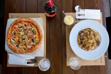 1 Pasta επιλογής + 1 Ατομική Pizza Μαργαρίτα + 1 Coca Cola 1lt επιλογής