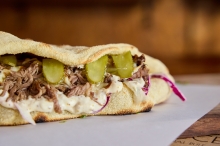 Sandwich Panuozzo με Pulled Beef