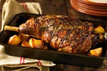 Χοιρινό Μπούτι στο Φούρνο με Μουστάρδα, Σκόρδο και Θυμάρι