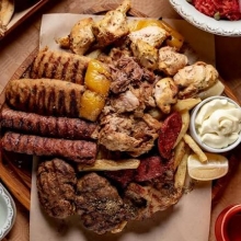 Ποικιλία Κρεατικών 5-6 Ατόμων + 1 Πίτσα Μεγάλη επιλογής