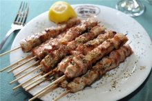 10 Σουβλάκια Χοιρινά + 1 Πίτσα Επιλογής 40cm