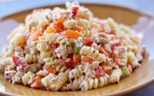 Μακαρονοσαλάτα Ατομική με Στήθος Κοτόπουλο