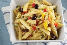 Μακαρονοσαλάτα Χωριάτικη