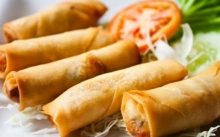 Μπουρεκάκια με Λαχανικά και Σως Γλυκιάς Πιπεριάς