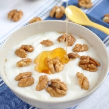 Γιαούρτι με Μέλι και Καρύδια
