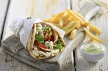Πίτα Τυλιχτή με Σουτζουκάκι Κοτόπουλο