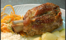 Κότσι με Πατάτες Φούρνου