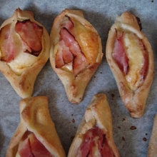 2 Σφολιάτες επιλογής + 1 Αναψυκτικό 330ml επιλογής