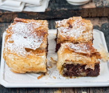 Μπουγάτσα με Κρέμα Dubai + Τσουρέκι με Πραλίνα Lotus + Κρουασάν με Κρέμα Dubai