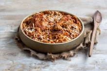 1 Μερίδα Κοτόπουλο Γιουβέτσι + 1 Ατομική Σαλάτα Mix + 1 Αναψυκτικό 330ml επιλογής