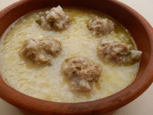 1 Μερίδα Γιουβαρλάκια Σούπα Αυγολέμονο + 1 Αναψυκτικό 330ml επιλογής