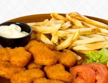 Κοτομπουκιές 300gr + Πατάτες + Πίτα Κομμένη + Σωσάκι Επιλογής