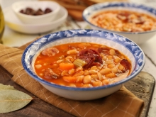 Φασολάδα με Λουκάνικο Χωριάτικο