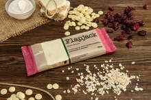 Flap jack Naturals Επικάλυψη με Γεύση Λευκής Σοκολάτας, Cranberry και Γιαούρτι 100gr