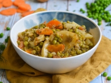 Αγκινάρες με Αρακά + Σαλάτα Επιλογής + Αναψυκτικό 330ml