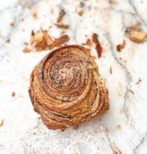 1 Καφές επιλογής + 1 Γλυκό Supreme Croissant επιλογής