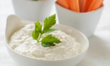 Τυροκαυτερή (dip)