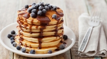 Pancakes με Ταχίνι, Μέλι και Mix Energy Ξηρών Καρπών