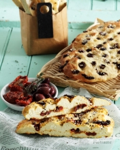 Λαγάνα Μικρή με Ταραμοσαλάτα, Πίκλα, Ελιά, Ντομάτα και Μαρούλι