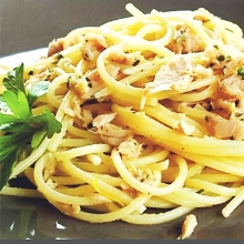 Pasta Aglio Olio e Peperoncino Con Tonno