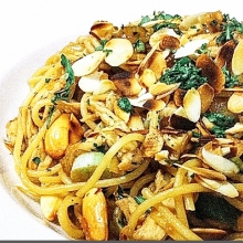 Pasta Polo Alle Mandorle