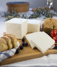 Σαντζηλιώτης Φέτα Τάπερ (1kg)