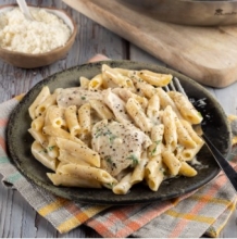 Μακαρονάδα Chicken Al Fredo
