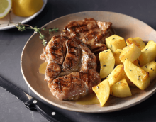 Χοιρινό με Δεντρολίβανο και Σάλτσα Πορτοκαλιού