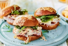 1 Καφές επιλογής + 1 Brioche επιλογής