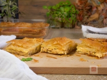 1 Καφές επιλογής + 1 Τυρόπιτα Σφολιάτα