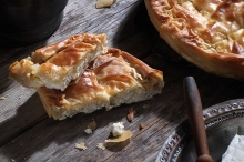 Χωριάτικη Τυρόπιτα Ταψιού