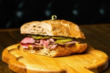 Pastrami Sando
