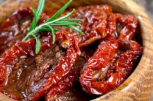 Λιαστή Ντομάτα σε Λάδι με Βότανα (335gr)