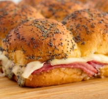 Σάντουιτς με Παπαρουνόσπορο, Τυρί - Γαλοπούλα - Ντομάτα - Μαγιονέζα