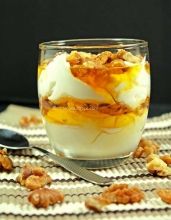 Γιαούρτι με Granola, Μέλι και Ξηρούς Καρπούς