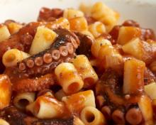 Χταπόδι με κοφτό μακαρονάκι