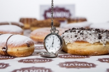 1 Μεγάλο Donut επιλογής + 1 Milko 250ml