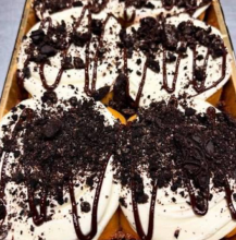 Cinnamon Roll με Πραλίνα Σοκολάτας και Oreo
