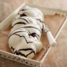 Τσουρέκι Γεμιστό Κάστανο και Λευκή Σοκολάτα