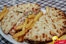 Πίτα Κλαμπ Μπιφτέκι Κοτόπουλο Χειροποίητο