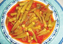 Μπάμιες με Σάλτσα