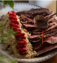 Ψητό Κατσαρόλας με Σάλτσα Ψητού