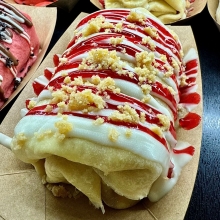Crepe Roll Cheesecake με Κόκκινο Κεράσι