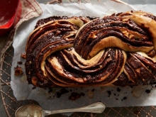 Βασιλόπιτα Τσουρέκι Κοτσίδα με Επικάλυψη Σοκολάτας Στολισμένη