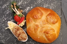 Φωλιά με Μπιφτέκι, Τυρί και Μπέικον