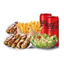 ΠΡΟΣΦΟΡΑ 06 : 10 Καλαμάκια επιλογής + 2 Μερίδες Πατάτες Τηγανητές + 3 Πίτες Κομμένες + 1 Σαλάτα Street Caesars