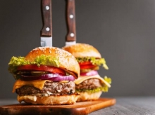 1 Big Double Burger + 1 Μπύρα 330ml επιλογής
