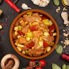 1 Τηγανιά Κοτόπουλο + 1 Ατομική Σαλάτα επιλογής + 1 Αναψυκτικό 330ml επιλογής