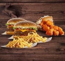 2 Classic Burgers + 2 Μερίδες πατάτες τηγανητές + 1 Chicken nuggets