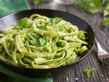 Ζυμαρικά Pesto με Λουκάνικο